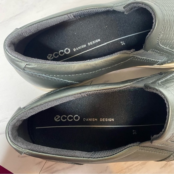 New! Ecco Classic Leather Slip On Sneaker 6 - Picture 11 of 13